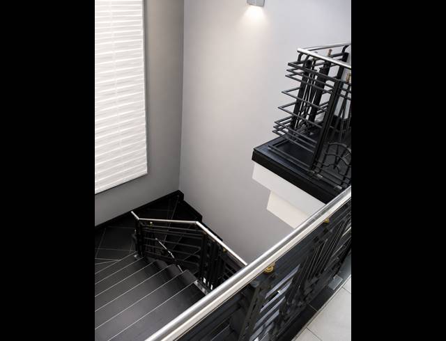 119M² BUILDING TO LET IN WOODSTOCK